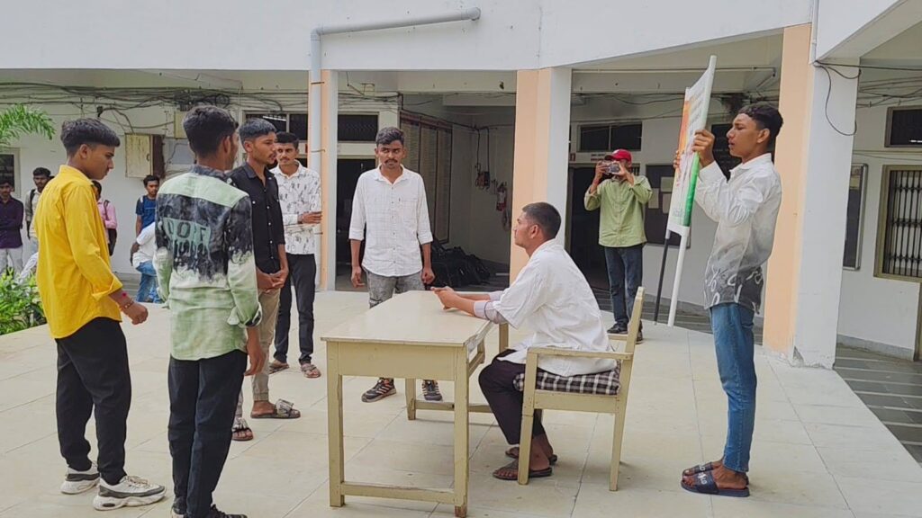 In compliance with Battalion instructions under the TB Mukt Bharat Abhiyaan – 2026, the NCC Senior
Division Unit of Arts, Commerce and Science College, Borsad, organized and performed an impactful
Nukkad Natak (Street Play) on 25 August 2026.